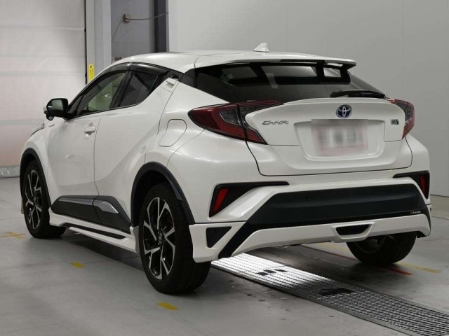 Toyota C-HR 2018 8311962-6