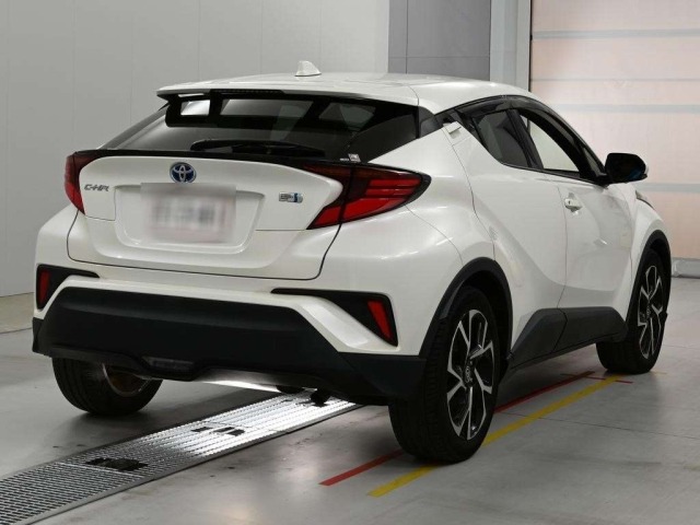 Toyota C-HR 2021 8311965-1