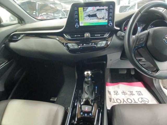 Toyota C-HR 2021 8311965-11