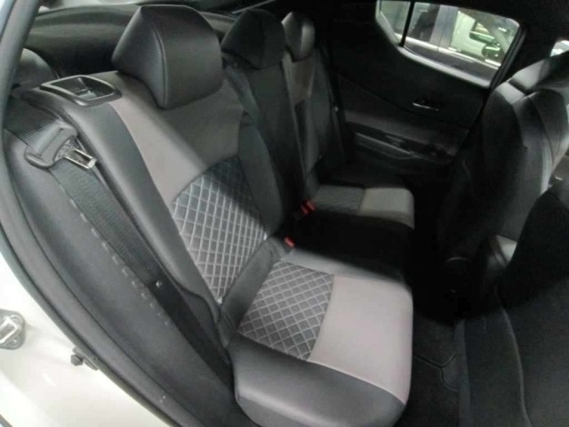 Toyota C-HR 2021 8311965-12