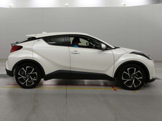 Toyota C-HR 2021 8311965-3