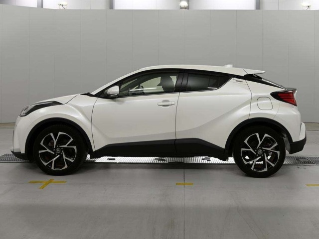 Toyota C-HR 2021 8311965-4