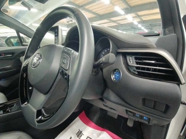 Toyota C-HR 2021 8311965-9