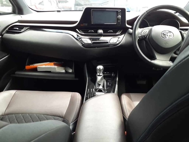 Toyota C-HR 2018 8311966-9