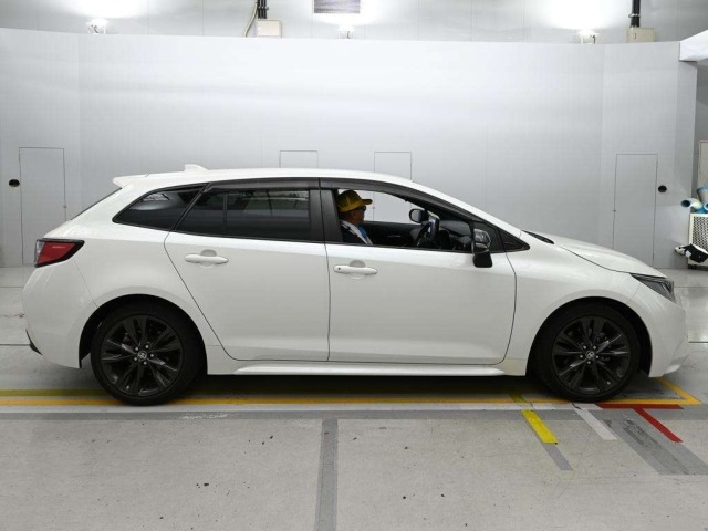 Toyota COROLLA TOURING 2020 8321167-3