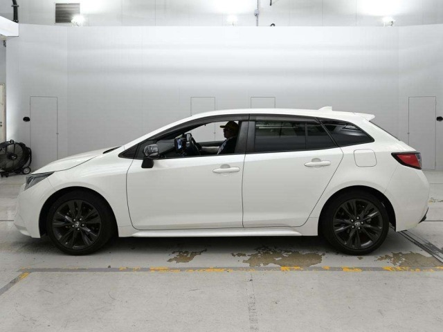 Toyota COROLLA TOURING 2020 8321167-4