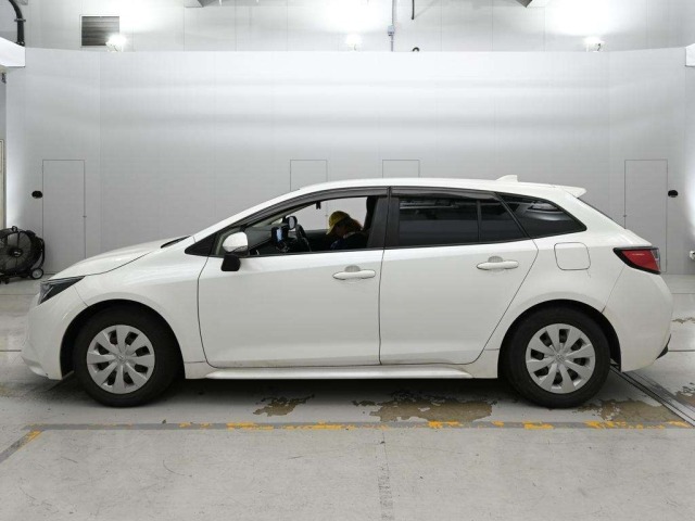 Toyota COROLLA TOURING 2021 8321168-4