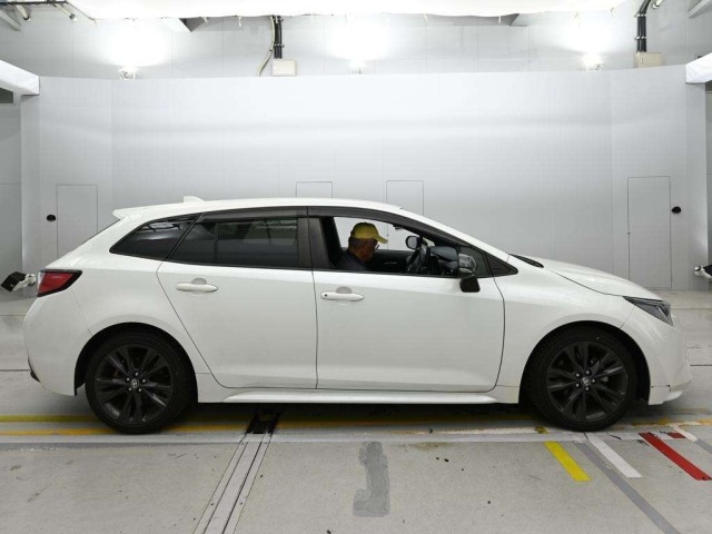Toyota COROLLA TOURING 2021 8321181-3