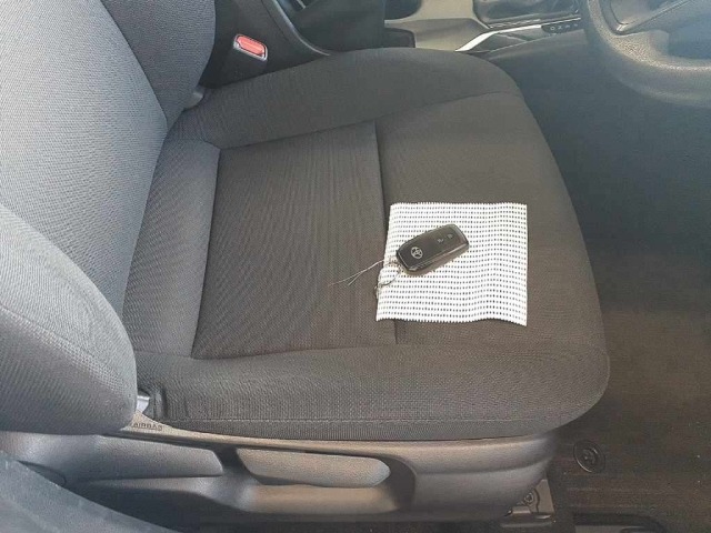 Toyota COROLLA TOURING 2023 8321191-10