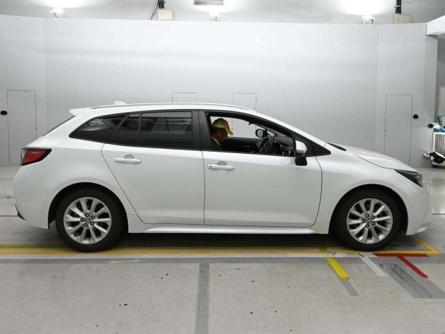 Toyota COROLLA TOURING 2022 8321201-3