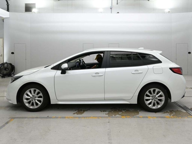 Toyota COROLLA TOURING 2022 8321201-4