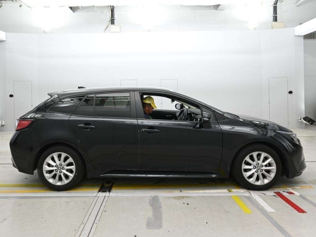 Toyota COROLLA TOURING 2022 8321202-3