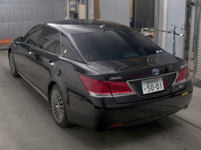 Toyota CROWN MAJESTA 2017 8321932-1