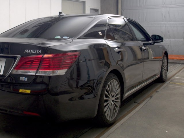 Toyota CROWN MAJESTA 2017 8321932-5
