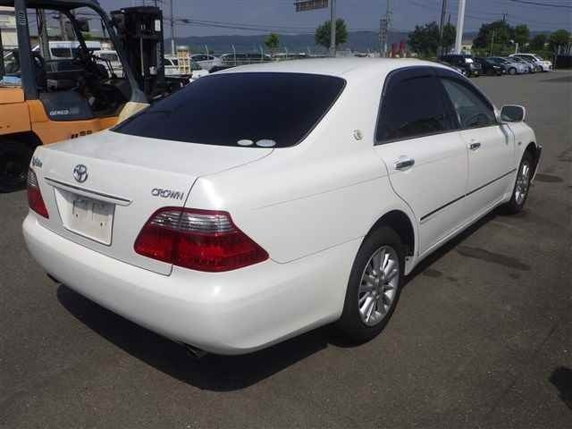 Toyota CROWN 2006 8320808-1