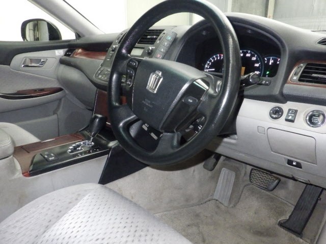 Toyota CROWN 2009 8320880-3