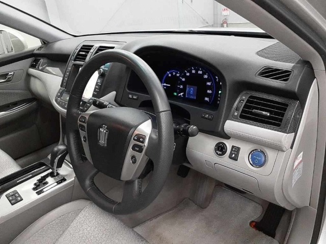 Toyota CROWN 2012 8320892-7