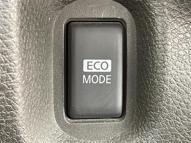 Nissan CUBE 2013 8322229-1