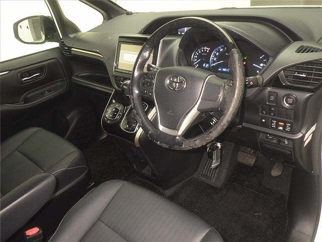 Toyota ESQUIRE 2016 8320673-3