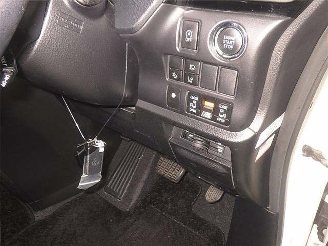 Toyota ESQUIRE 2016 8320673-9