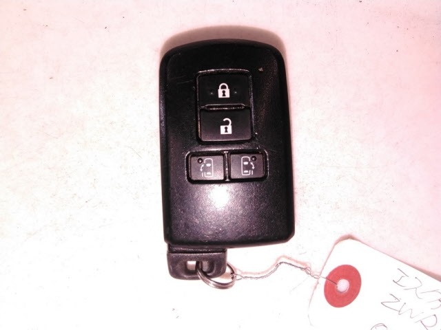 Toyota ESQUIRE 2015 8320700-10