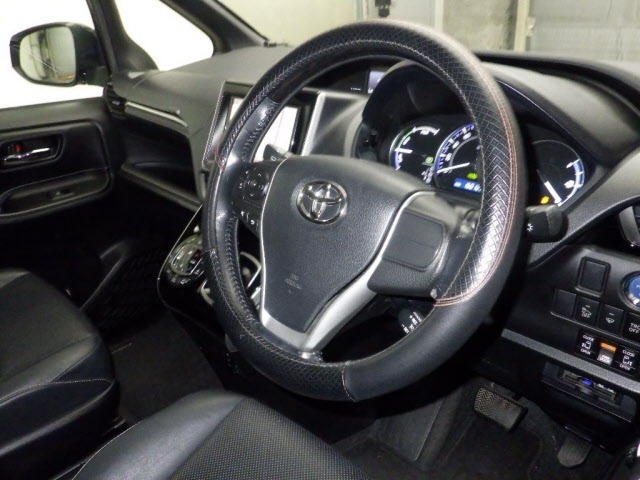 Toyota ESQUIRE 2015 8320700-3