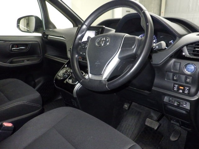 Toyota ESQUIRE 2015 8320701-3
