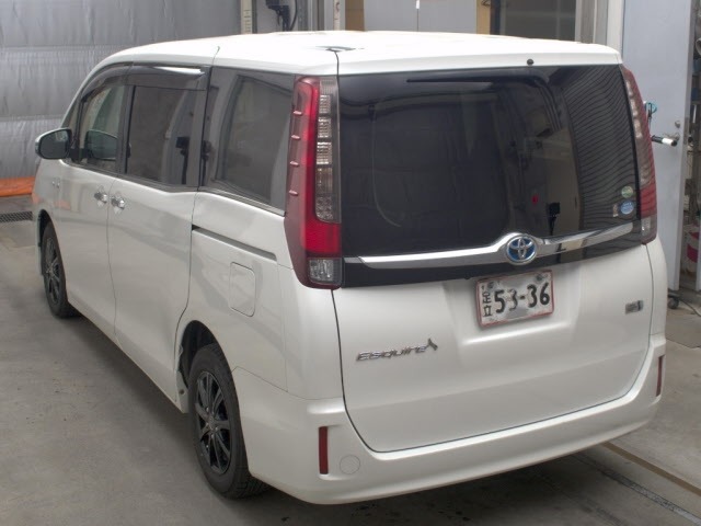 Toyota ESQUIRE 2015 8320702-1