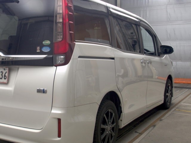 Toyota ESQUIRE 2015 8320702-5