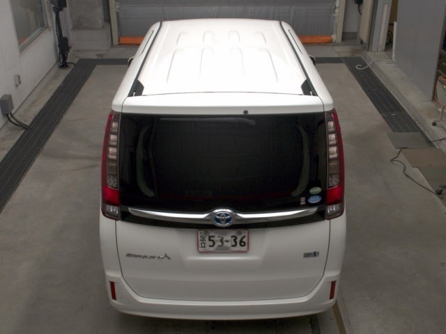 Toyota ESQUIRE 2015 8320702-7