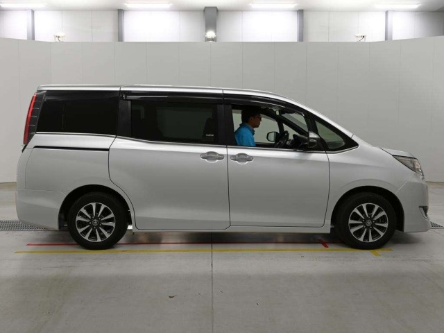 Toyota ESQUIRE 2019 8320707-3