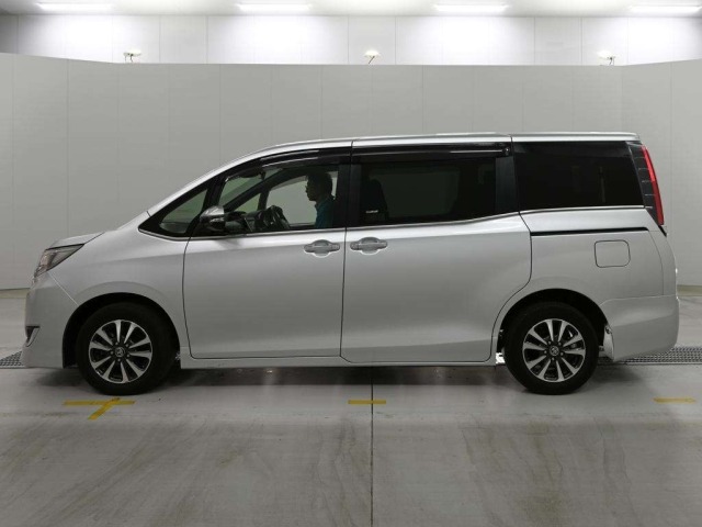 Toyota ESQUIRE 2019 8320707-4