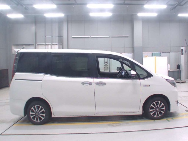 Toyota ESQUIRE 2019 8320714-3