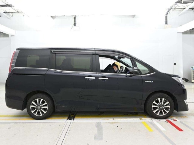 Toyota ESQUIRE 2020 8320720-3
