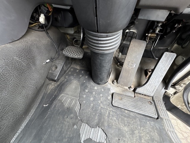 Isuzu GIGA 2004 8320370-4