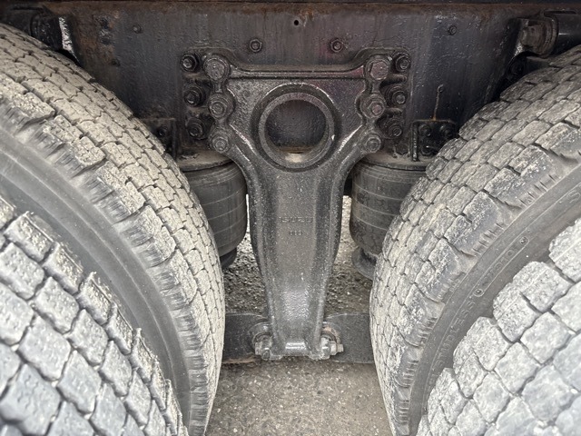 Isuzu GIGA 2004 8320370-8