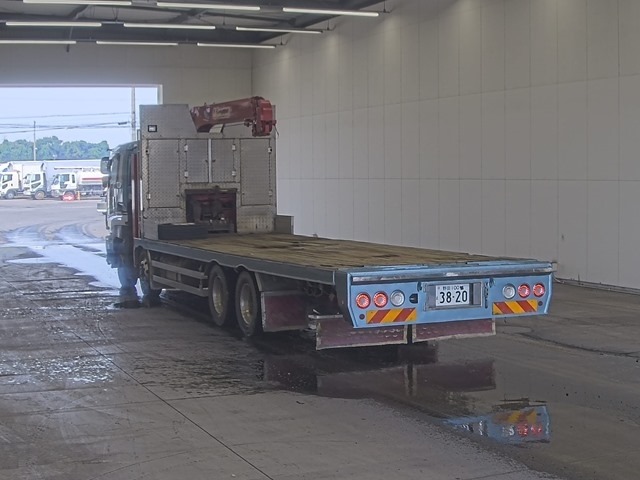 Isuzu GIGA 2012 8320377-1