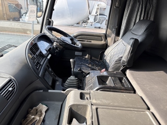 Isuzu GIGA 2012 8320377-5