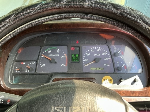 Isuzu GIGA 2005 8320437-6