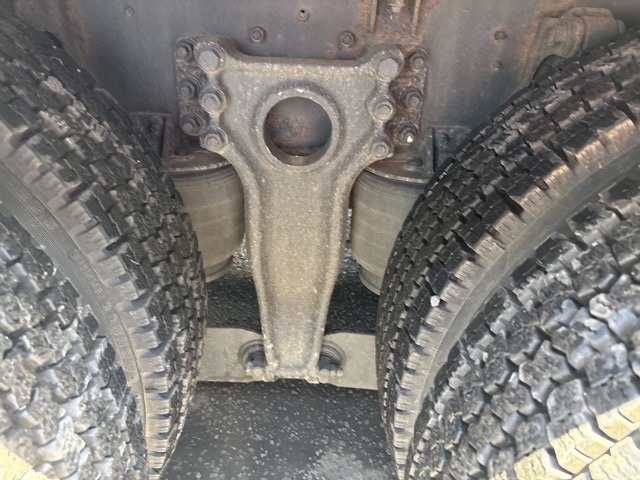 Isuzu GIGA 2011 8320438-8