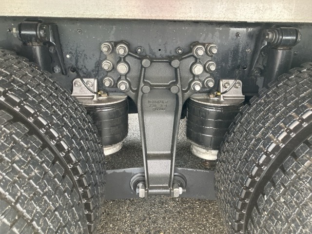 Isuzu GIGA 2023 8320536-9