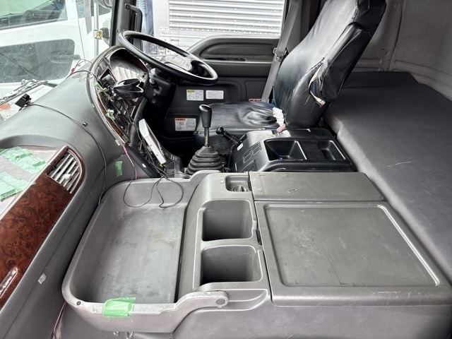 Isuzu GIGA 2013 8320549-5
