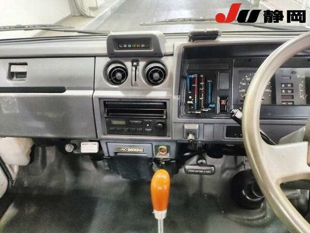 Toyota HIACE TRUCK 1994 8310673-7