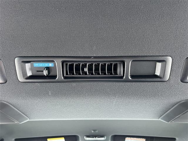 Toyota HIACE VAN 2022 8309181-11