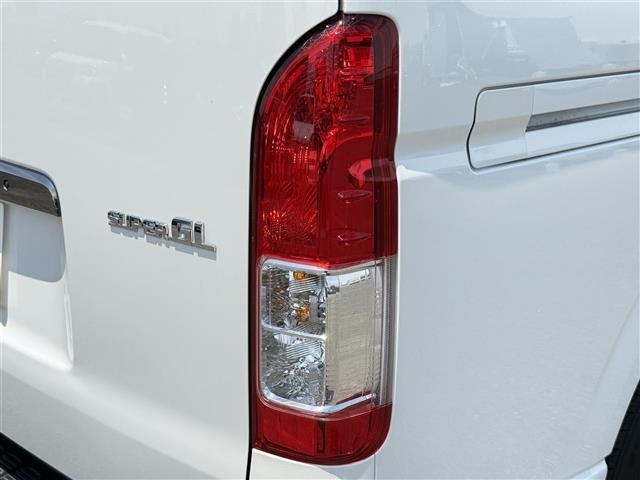 Toyota HIACE VAN 2024 8309189-6