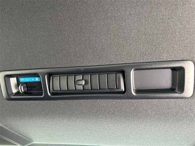 Toyota HIACE VAN 2024 8309190-4