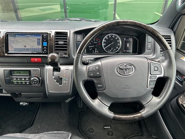 Toyota HIACE VAN 2024 8309190-7