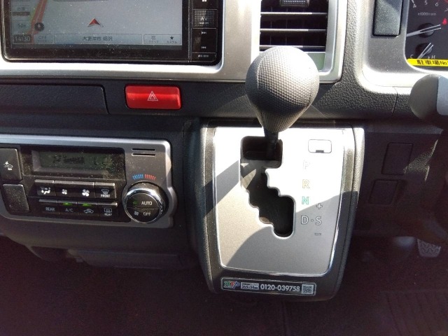 Toyota HIACE VAN 2021 8309718-10