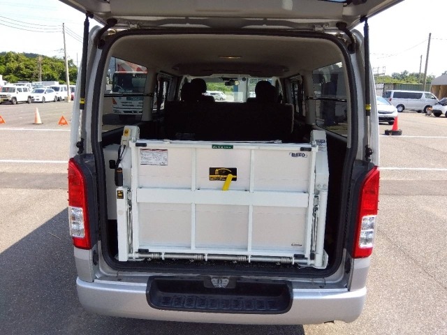 Toyota HIACE VAN 2021 8309718-5