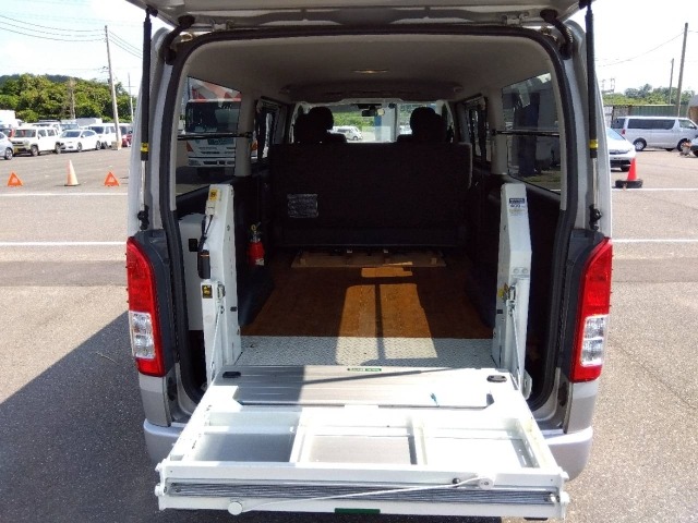 Toyota HIACE VAN 2021 8309718-6